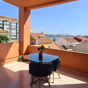 https://relax-in-lisbon-for-4-people-with-terrace-and-parking.hotels-lisbon-portugal.com